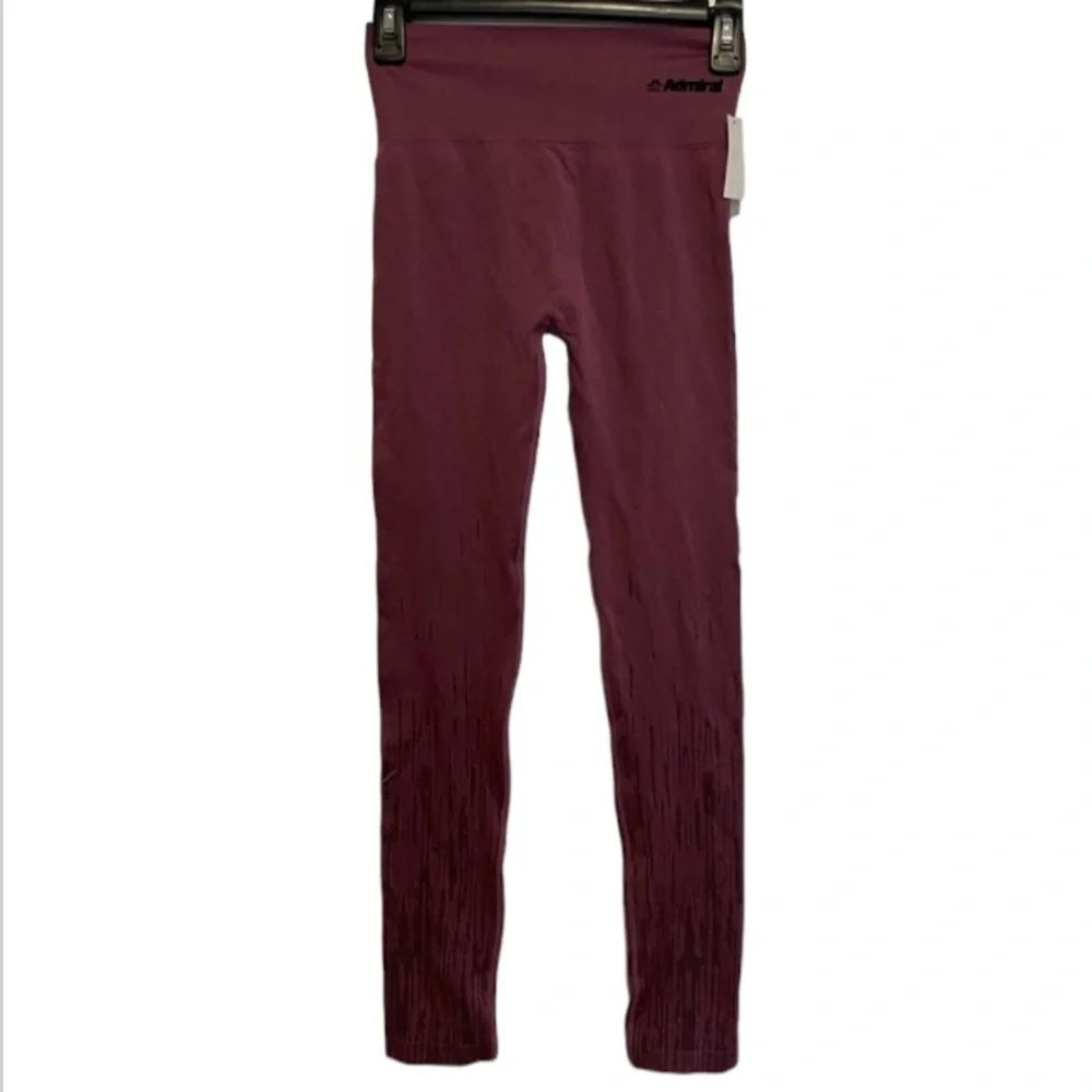 NWT Admiral Purple Women’s Athletic Leggings Size Medium